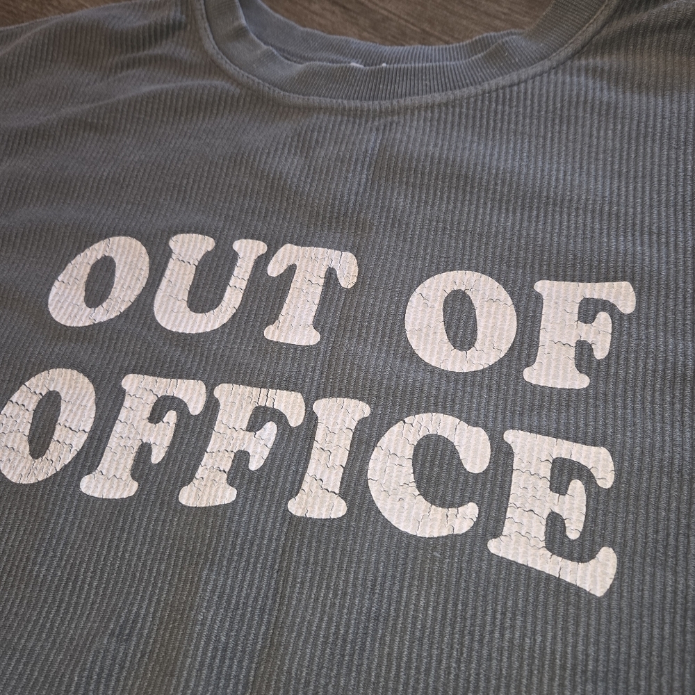 'OUT OF OFFICE' Ribbed Sweatshirt - Picture 3 of 9